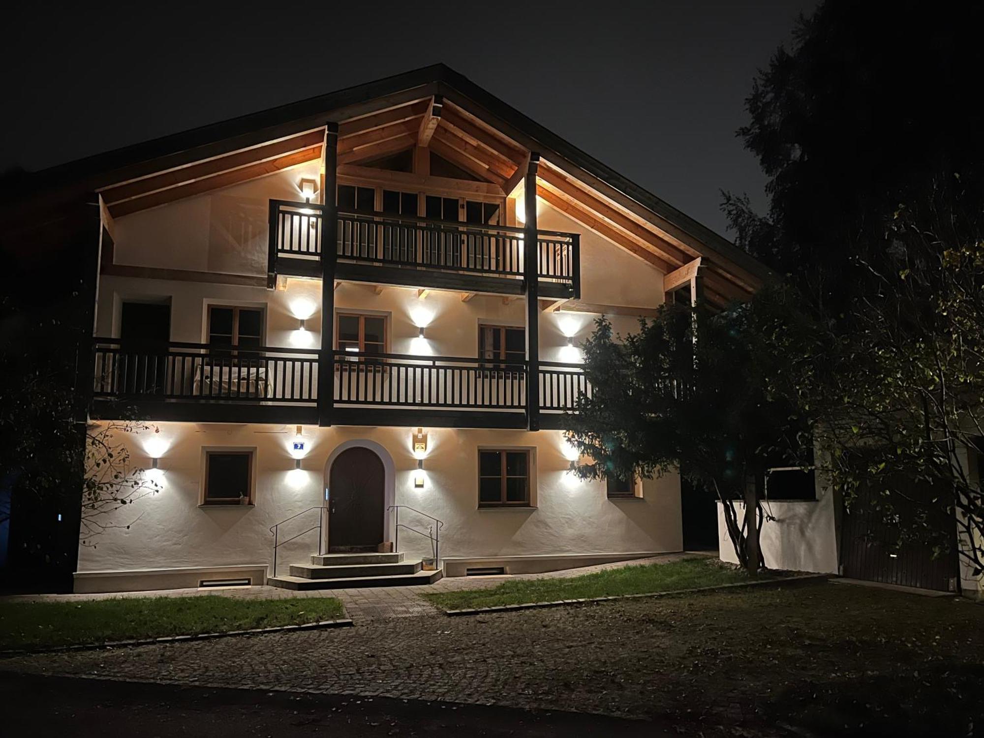 Barrierefreie 3-Zi.-Ferienwohnung Mit Gartenzugang In Ruhiger, Zentrumsnaher Lage Oberammergau Zewnętrze zdjęcie